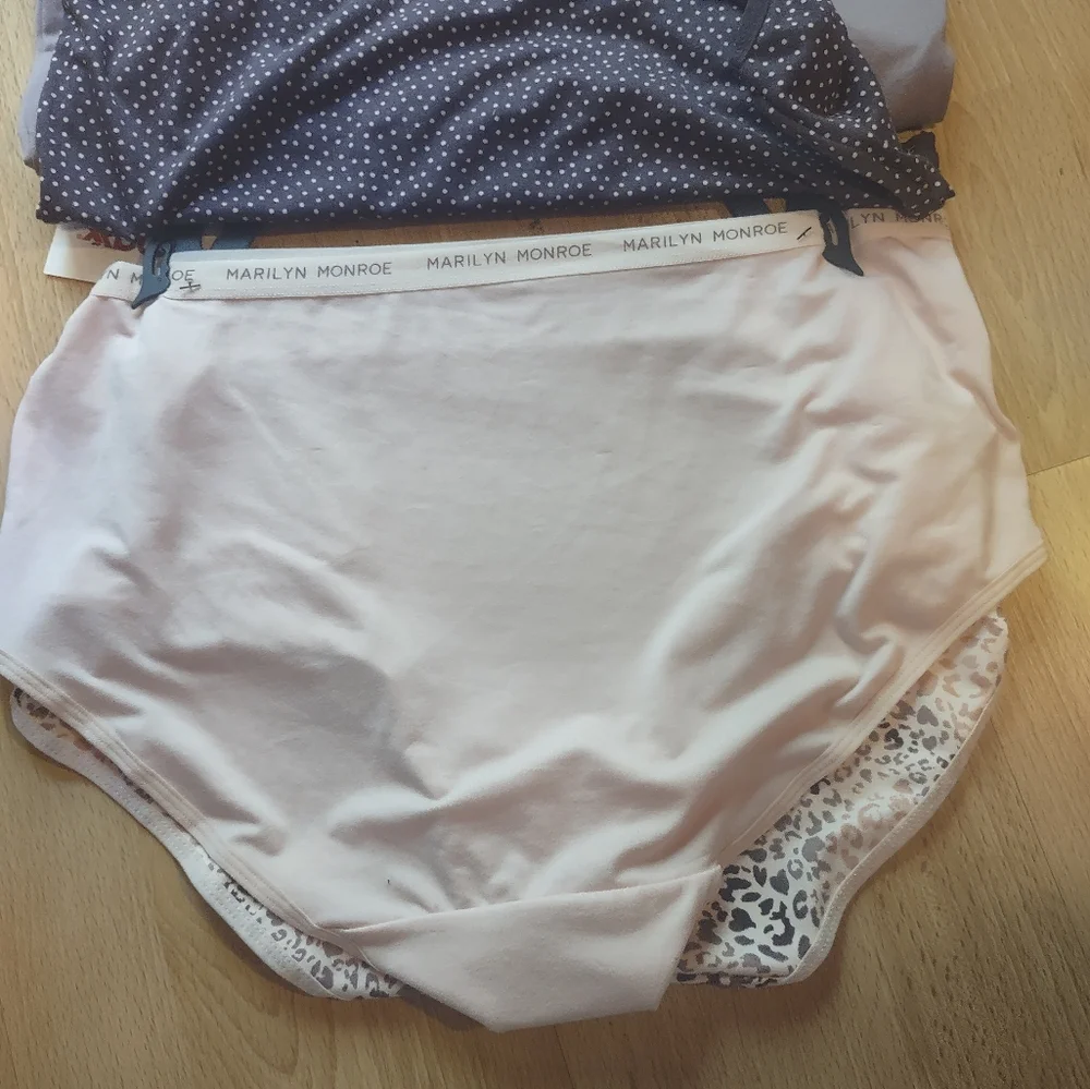 NWT Marilyn Monroe Leopard and Polka Dot Panties Set - Purple and Cream - Picture 9 of 12